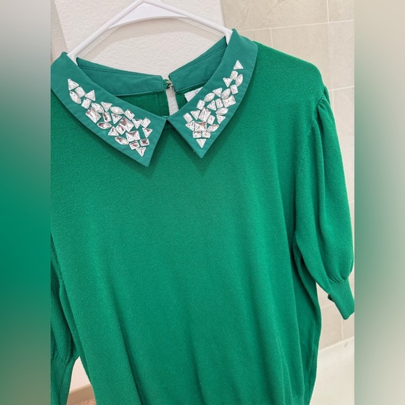 Green Top with Embellished Collar - Picture 2 of 4